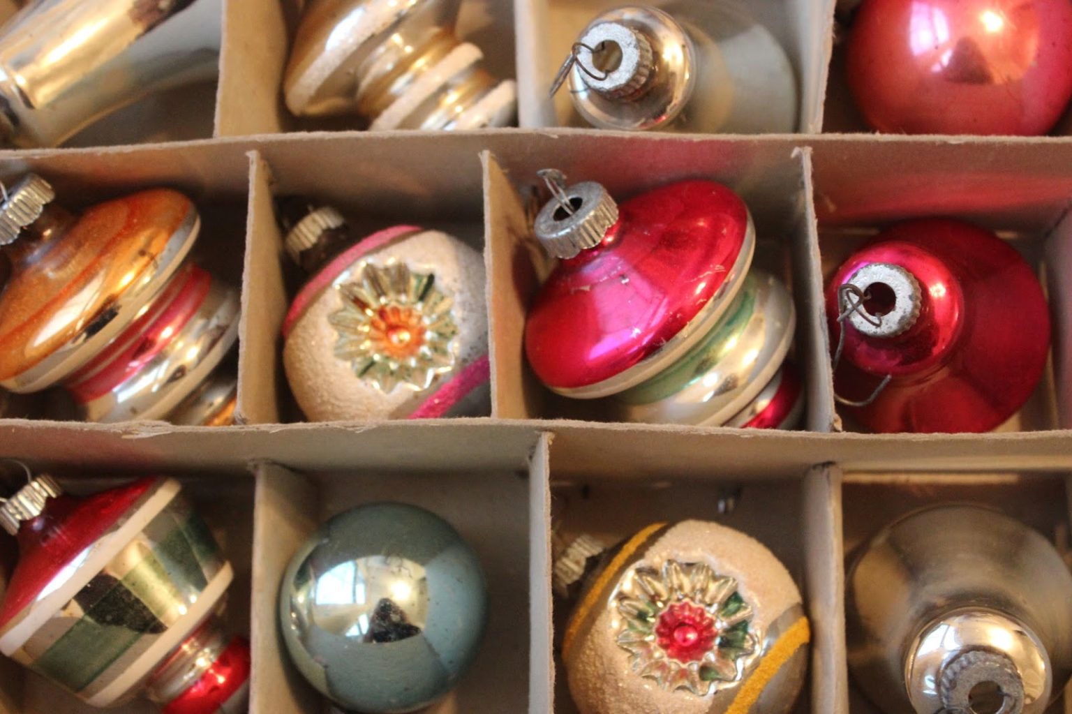 The Story Behind Vintage “Shiny Brite” Christmas Ornaments – Old Time World